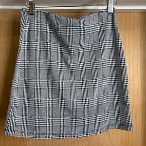 Must Have Black and White Plaid Stretch Mini Skirt - size S